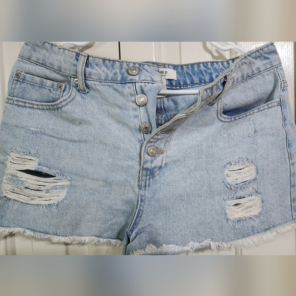 Shorts - Picture 2 of 3